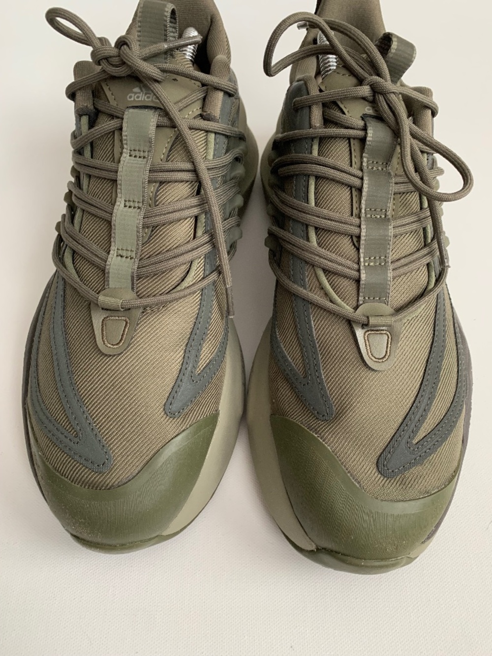 Adidas Mens sneaker  Alphabounce Boost size US 8.5
